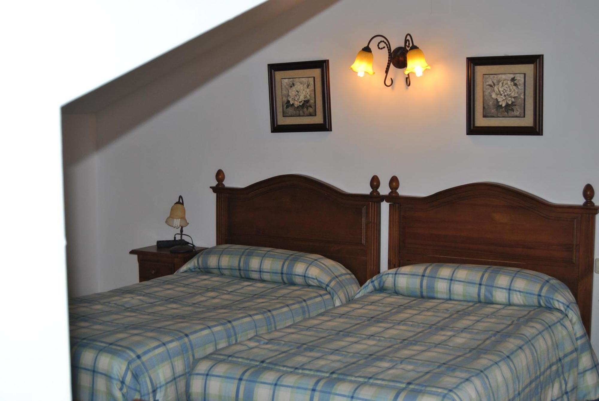 Hostal Rural Amador Puente de Vadillos ห้อง รูปภาพ