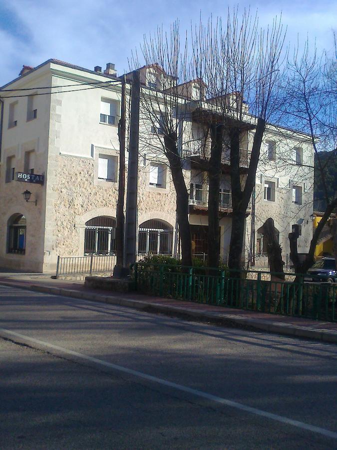 Hostal Rural Amador Puente de Vadillos ภายนอก รูปภาพ