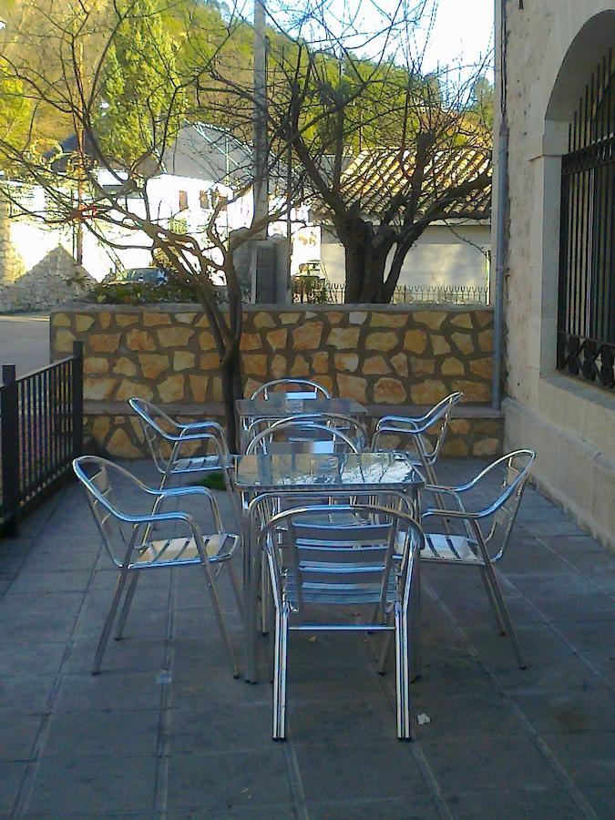 Hostal Rural Amador Puente de Vadillos ภายนอก รูปภาพ