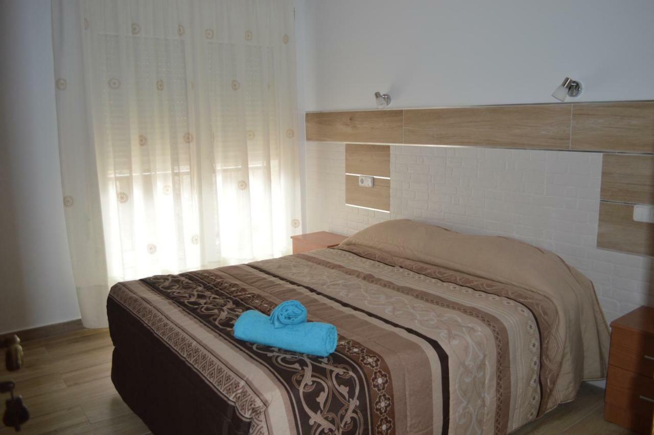 Hostal Rural Amador Puente de Vadillos ภายนอก รูปภาพ