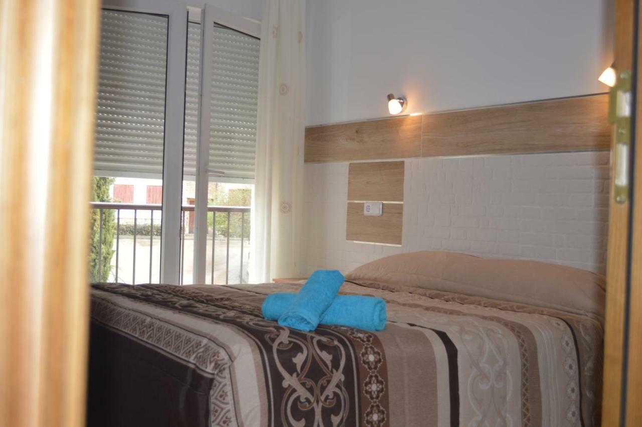 Hostal Rural Amador Puente de Vadillos ภายนอก รูปภาพ